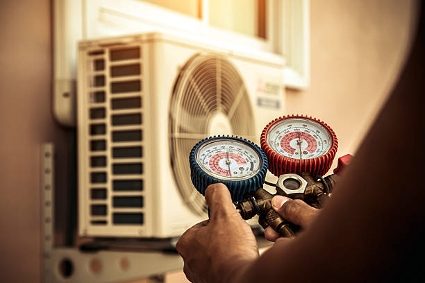 Professional Hvac technician working in Deer Park, TX